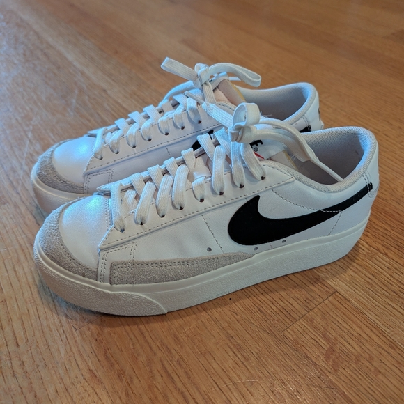 Nike Blazer Low White Sneakers - Picture 4 of 10